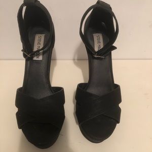 Steve Madden black wedges Size 8